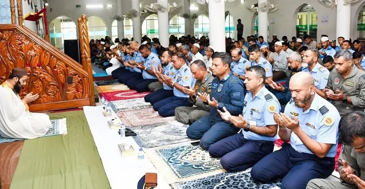 মাইলস্টোন দুর্ঘটনায় হতাহতদের স্মরণে বিমানবাহিনীর সব মসজিদে দোয়া