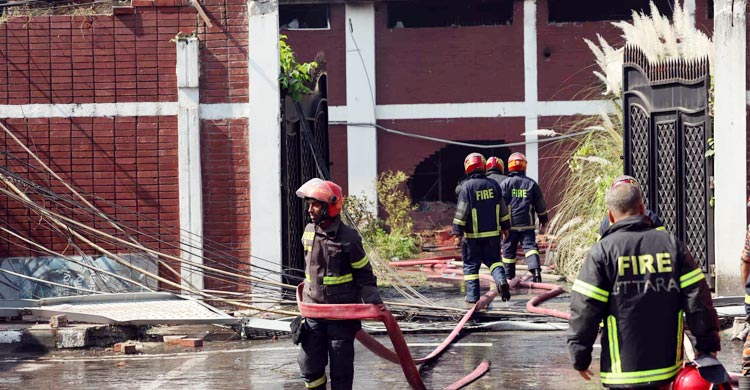 শাহজালাল বিমানবন্দরের কার্গো ভিলেজ থেকে এখনো ধোঁয়া বের হচ্ছে