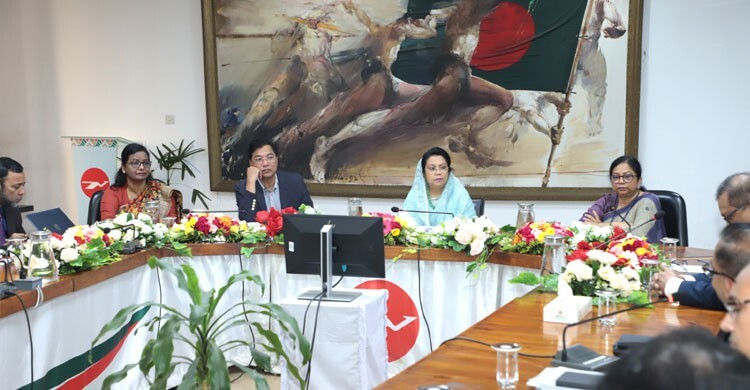 আপনাদের বেতন আসে যাত্রীদের থেকে, তাদের সম্মান করুন