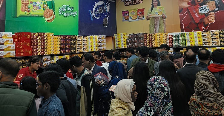বাণিজ্যমেলায় ব্যাপক সাড়া পাচ্ছে বিস্ক ক্লাব ও অলটাইমের প্যাভিলিয়ন