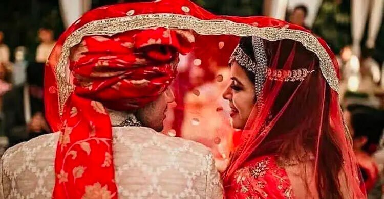 প্রেম নয়, টাকাই নাকি বিয়ের ভিত্তি!