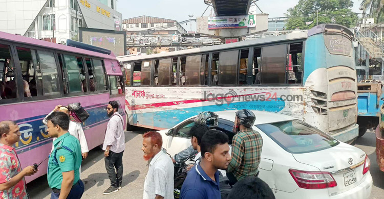 ১ ঘণ্টা পর সায়েন্সল্যাব ছাড়লেন শিক্ষার্থীরা, যানচলাচল স্বাভাবিক