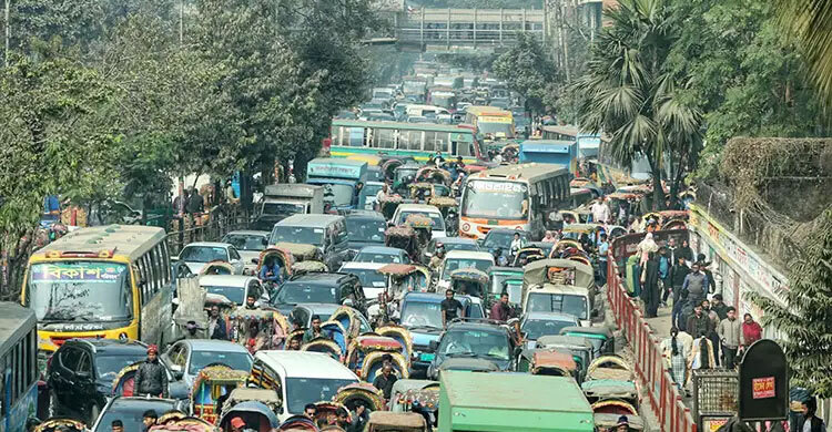 Students’ roadblocks cause traffic woes in Dhaka