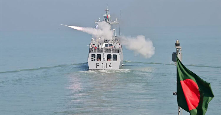 Navy fires missiles in Bay as major exercise concludes