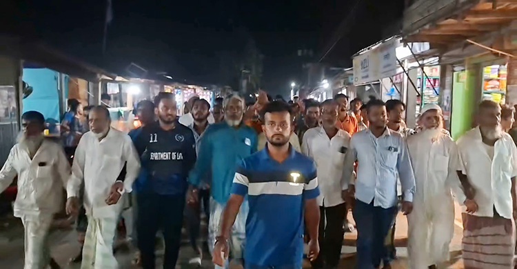 আওয়ামী লীগ নেতা গ্রেফতার হওয়ায় বিএনপির মিছিল