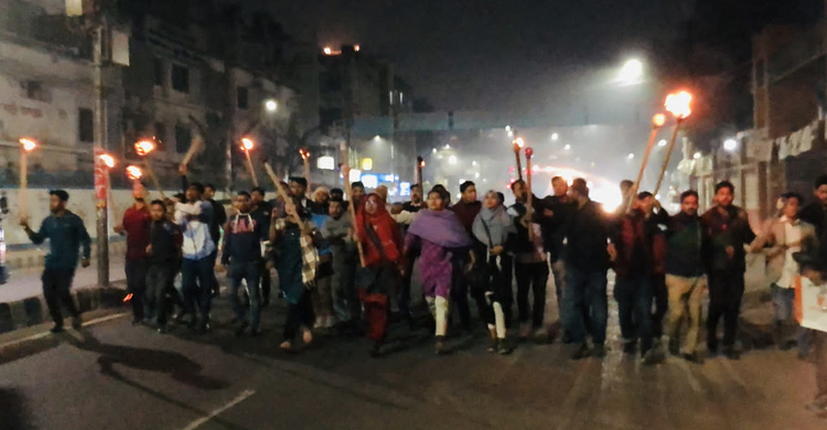 রাজধানীতে মিছিল থেকে ছাত্রদলের ৩ নেতাকে আটকের অভিযোগ