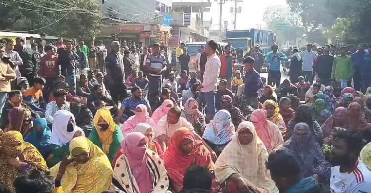 চাঁদাবাজির অভিযোগে আটক বিএনপি নেতাকে ছাড়াতে থানার সামনে বিক্ষোভ