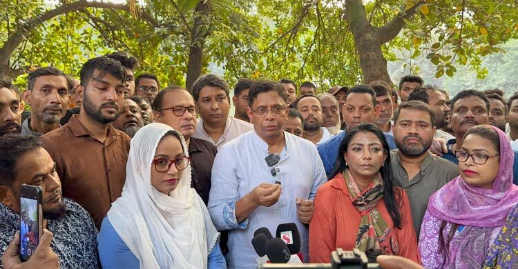 ধানমন্ডি লেকে জিয়াউর রহমান ফাউন্ডেশনের শোভাবর্ধন কর্মসূচি