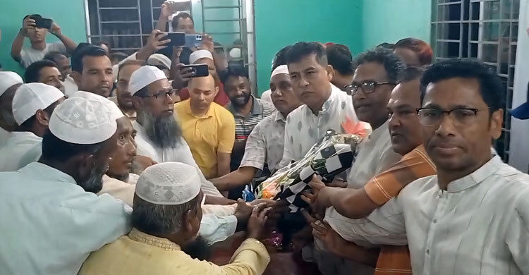 আমতলীতে ইসলামী আন্দোলনের দুই শতাধিক নেতাকর্মীর বিএনপিতে যোগদান