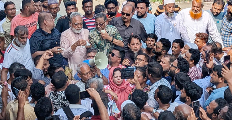 মুন্সিগঞ্জ-১ আসনে বিএনপির মনোনয়ন পুনর্বিবেচনার দাবিতে বিক্ষোভ