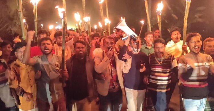 নরসিংদী-৫ আসনে বিএনপির মনোনয়ন বাতিলের দাবিতে মশাল মিছিল