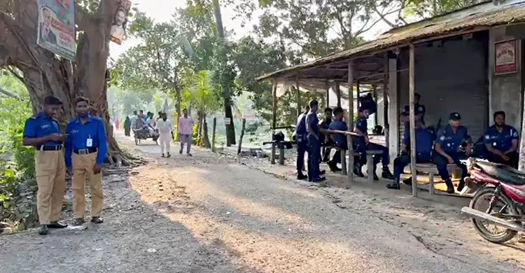 বাড়িতে ডেকে নিয়ে বিএনপির ৬ সমর্থককে কুপিয়ে জখম করলেন ছাত্রলীগ নেতা