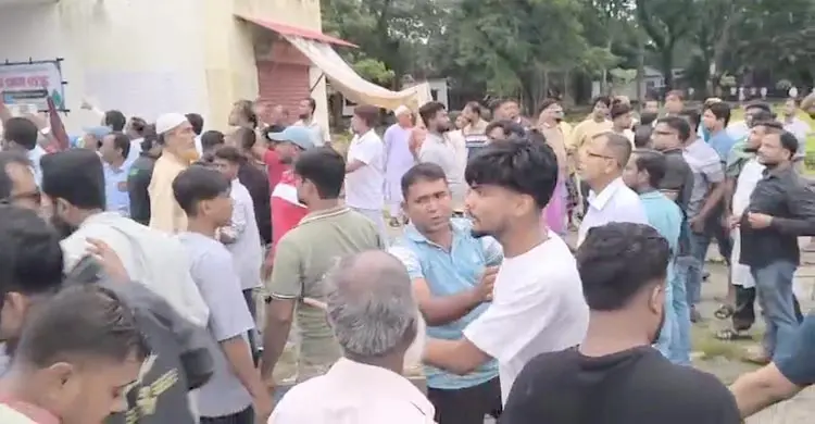 শরীয়তপুরে জামায়াতের অনুষ্ঠানে বিএনপির হামলা, সাংবাদিককে মারধর