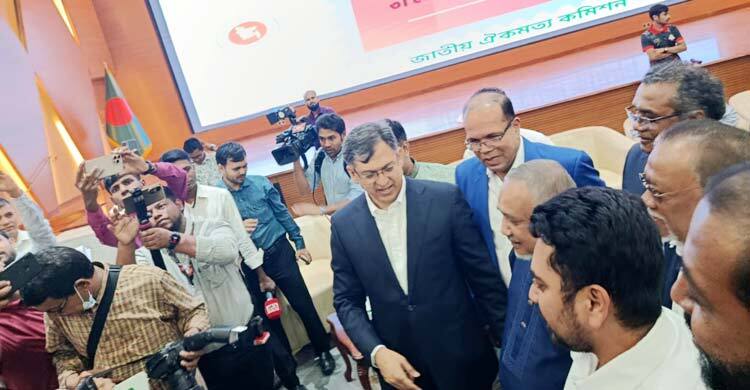 ঐকমত্য কমিশনের সঙ্গে বৈঠকে সালাহউদ্দিন আহমদ