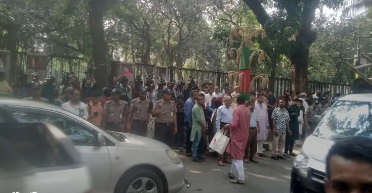 সংরক্ষিত নারী আসনে বিএনপির ‘বাছাই পর্ব’ শুরু, গুলশানে প্রার্থীদের ভিড়