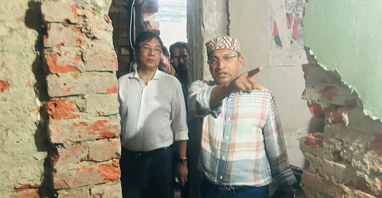 তারেক রহমানের প্রত্যাবর্তন ঘিরে নয়াপল্টনে সংস্কারের ব্যস্ততা