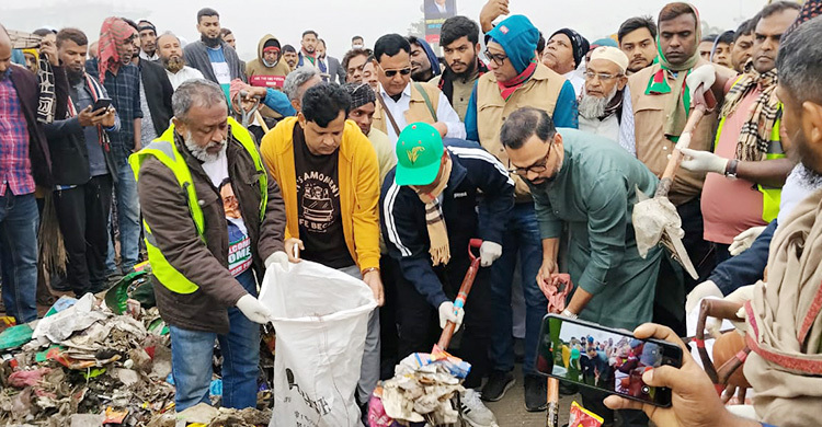তারেক রহমানের সংবর্ধনাস্থলের বর্জ্য অপসারণ করলো বিএনপি