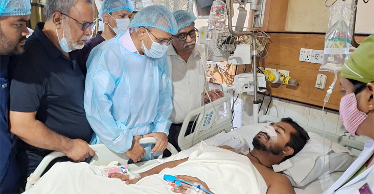 নুরকে দেখতে ঢামেকে গেলেন বিএনপি নেতা রফিক