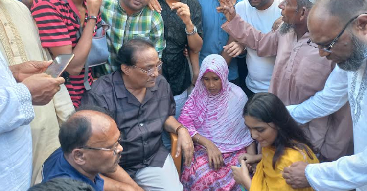 আন্দোলনে নিহত শিক্ষার্থী সাগরের বাড়িতে বিএনপি নেতারা