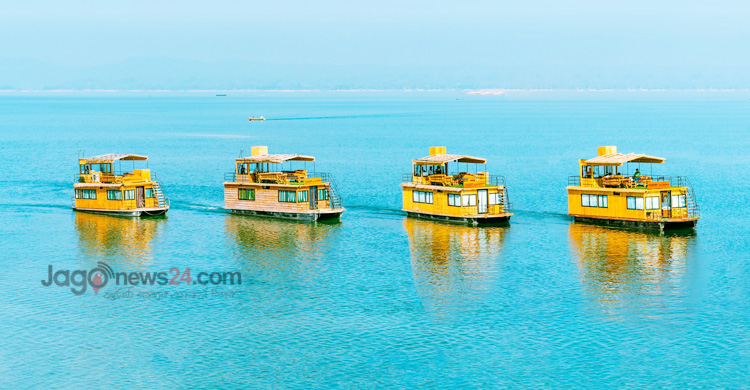 পর্যটকদের পছন্দের শীর্ষে কাপ্তাই হ্রদে ছুটে চলা হাউজবোট