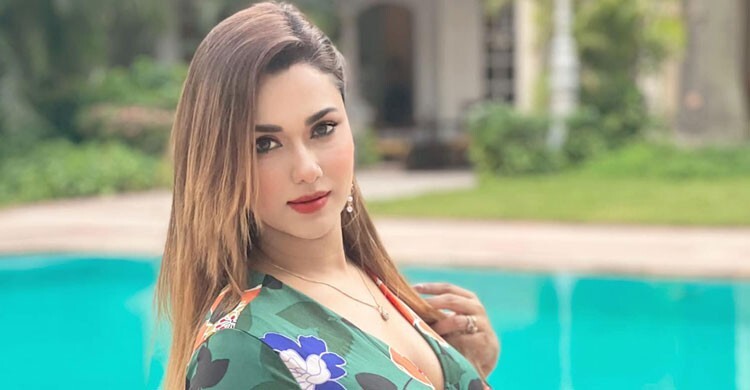 গ্রেফতার হওয়া ব্যবসায়ীর সঙ্গে নাম জড়ানোয় মুখ খুললেন ববি