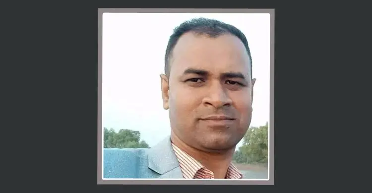 সিঁধ কেটে ঘরে ঢুকে ব্যবসায়ীকে কুপিয়ে হত্যা
