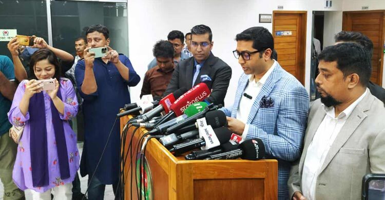 আওয়ামী লীগের নেতারা লুকিয়ে যেন ভোটে দাঁড়াতে না পারেন