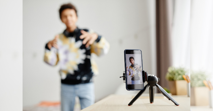 বয়ঃসন্ধিকালে মন খারাপের কারণ কি ফেসবুক