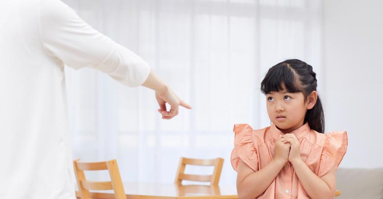 আপনার যে কথাগুলো সন্তানের আত্মবিশ্বাস ভেঙ্গে দিতে পারে