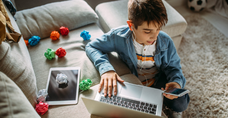 বয়ঃসন্ধিকালে মন খারাপের কারণ কি ফেসবুক