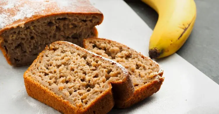 কলা বেশি পেকে গেছে? না ফেলে তৈরি করুন মজাদার বানানা কেক