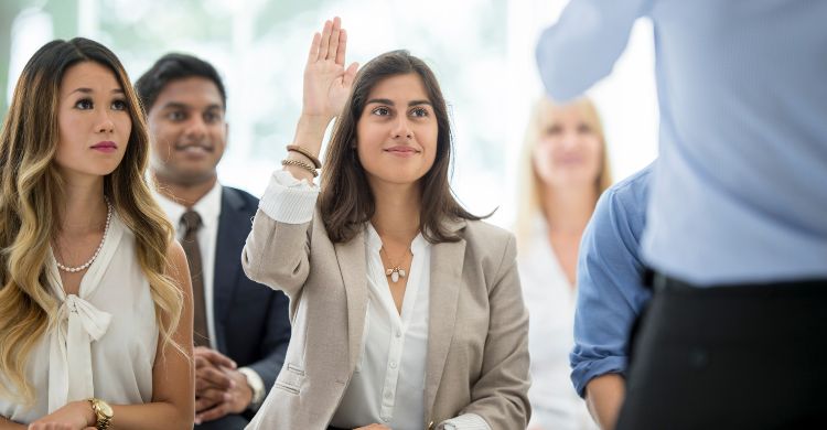 কেউ বোকা বোকা প্রশ্ন করলে কীভাবে উত্তর দেবেন