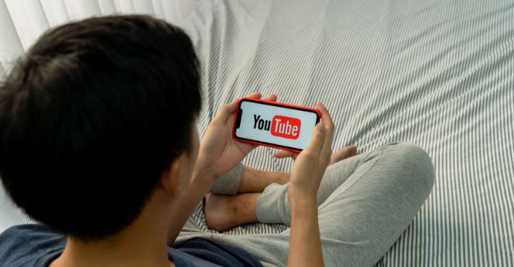 মোবাইলে ইউটিউব দেখার সময় ডেটা খরচ কমানোর ৫ কায়দা