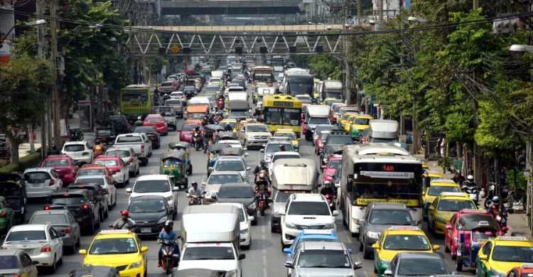 কোন বয়সে কীভাবে সন্তানকে ট্রাফিক সচেতন করবেন