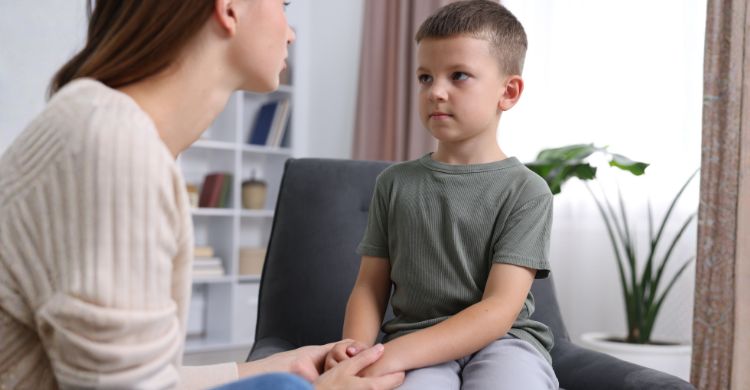 শিশুরা কেন মিথ্যা কথা বলে