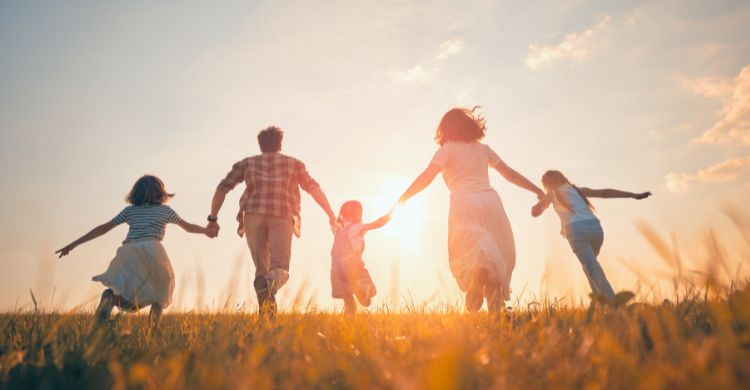 কর্মজীবী মা-বাবার পরিবার ও কাজের ভারসাম্য আনার ট্রিক্স