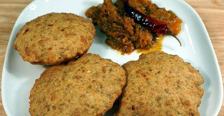 বর্ষার দিনের মুখরোচক খাবার