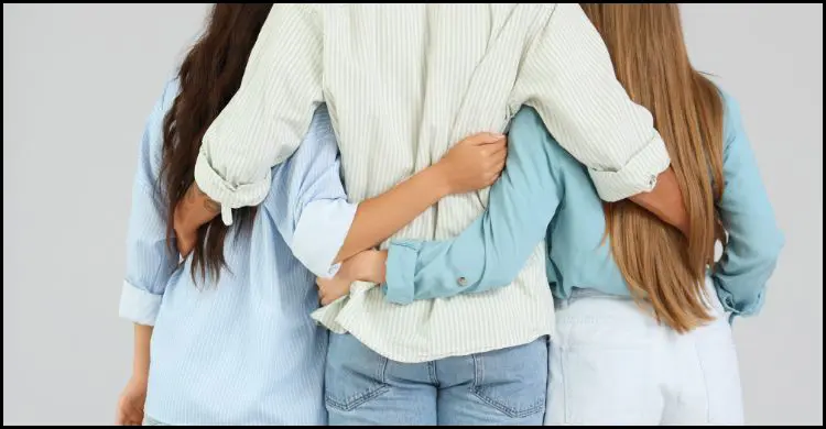 একজন মানুষ কি একসঙ্গে দুজনের প্রেমে পড়তে পারেন