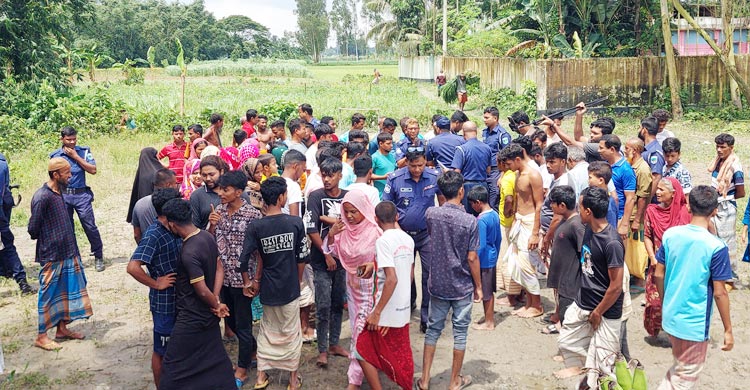 বগুড়ায় অনলাইনে জুয়া খেলার টাকা লেনদেন দ্বন্দ্বে রাসেল আহমেদ (২৮) নামের এক যুবককে ছুরিকাঘাতে