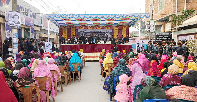সড়ক বন্ধ করে আওয়ামী লীগ প্রার্থীর নির্বাচনী জনসভা