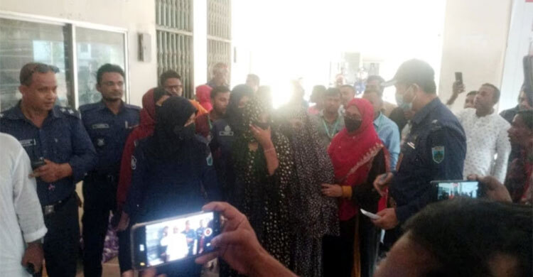 আদালতে নারী হাজতখানায় শ্রমিক লীগ নেতা: স্ত্রী-শাশুড়িসহ গ্রেফতার ৫