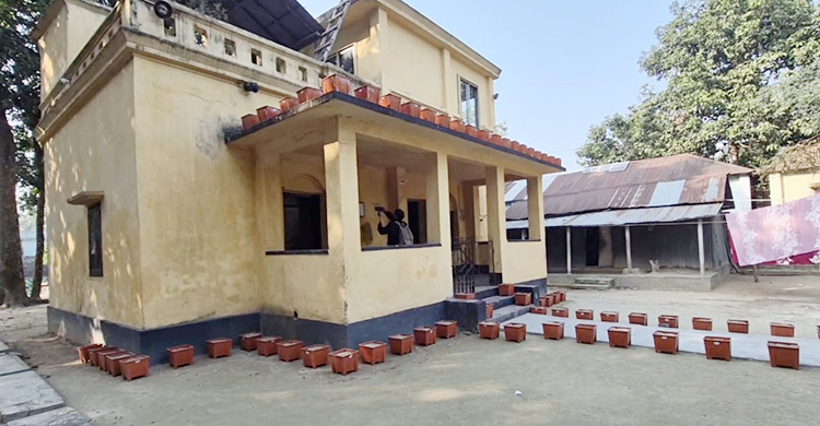 পৈতৃক ভিটায় আসছেন তারেক রহমান, বরণে প্রস্তুত ‘জিয়া বাড়ি’