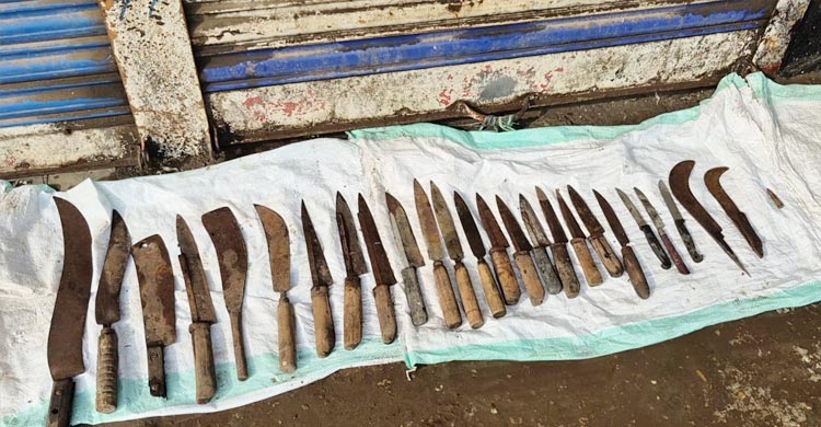 বগুড়ায় রাতভর সেনাবাহিনীর অভিযান, আটক ৪