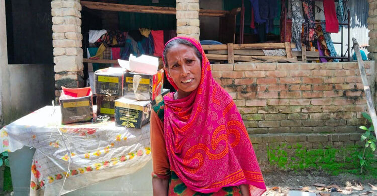 বড় ভাইয়ের পরিবারকে বের করে দিয়ে ঘরে তালা দিলেন ছোট ভাই