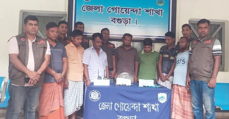 বগুড়ায় ইজিবাইক ছিনতাই করে রংপুরে বিক্রি করতেন তারা