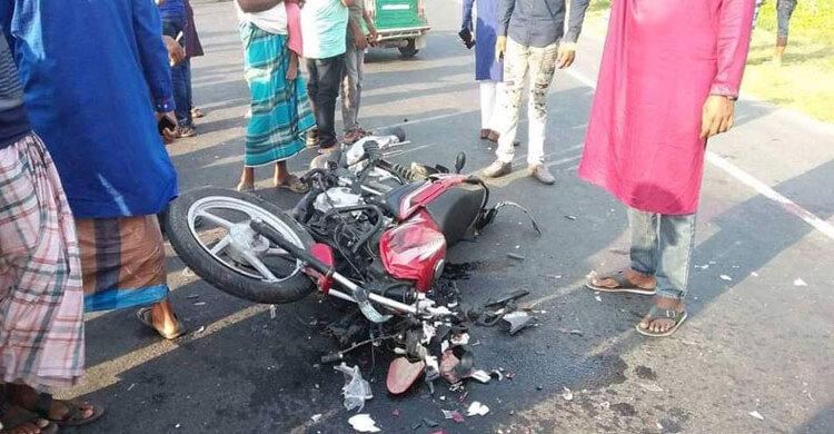 ঈদের দিন ঘুরতে বেরিয়ে প্রাণ গেলো দুই যুবকের