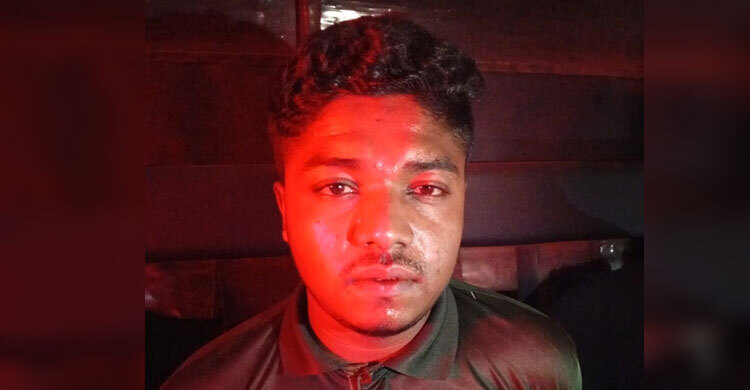 বগুড়ায় চলন্ত বাসে স্কুলছাত্রীকে ধর্ষণ, চালক গ্রেফতার