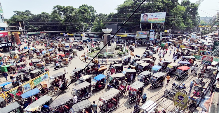যানজট নিরসনে বগুড়ায় ‘রং কোডে’ চলবে অটোরিকশা