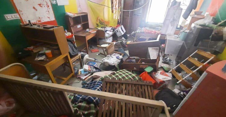 শজিমেকে পড়ার টেবিলকে কেন্দ্র করে ছাত্রলীগের দুই পক্ষের সংঘর্ষ