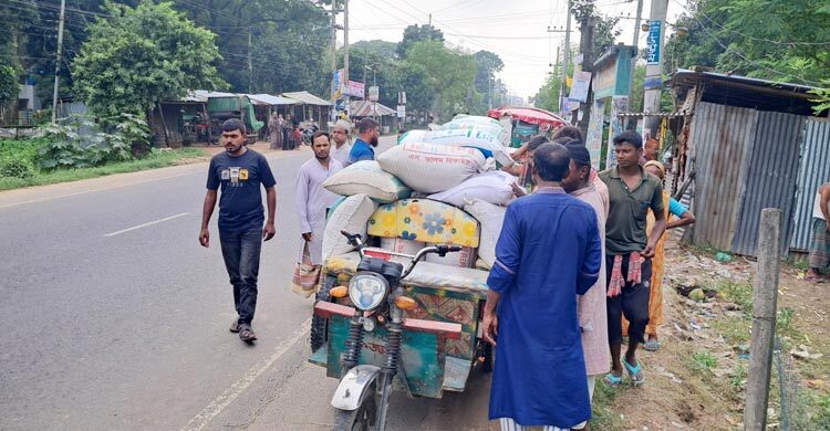 সরকারি বস্তা বদলে চাল পাচার, বিএনপি নেতার স্ত্রীর গোডাউন সিলগালা